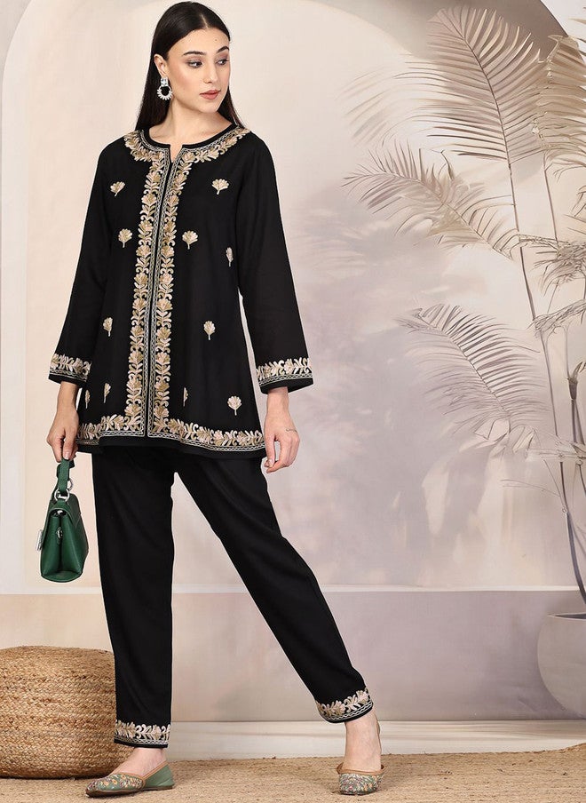 Qazmi Arisa Kashmiri Aari Work Full Sleeves Linen Cotton Co-Ord Set - Image 4